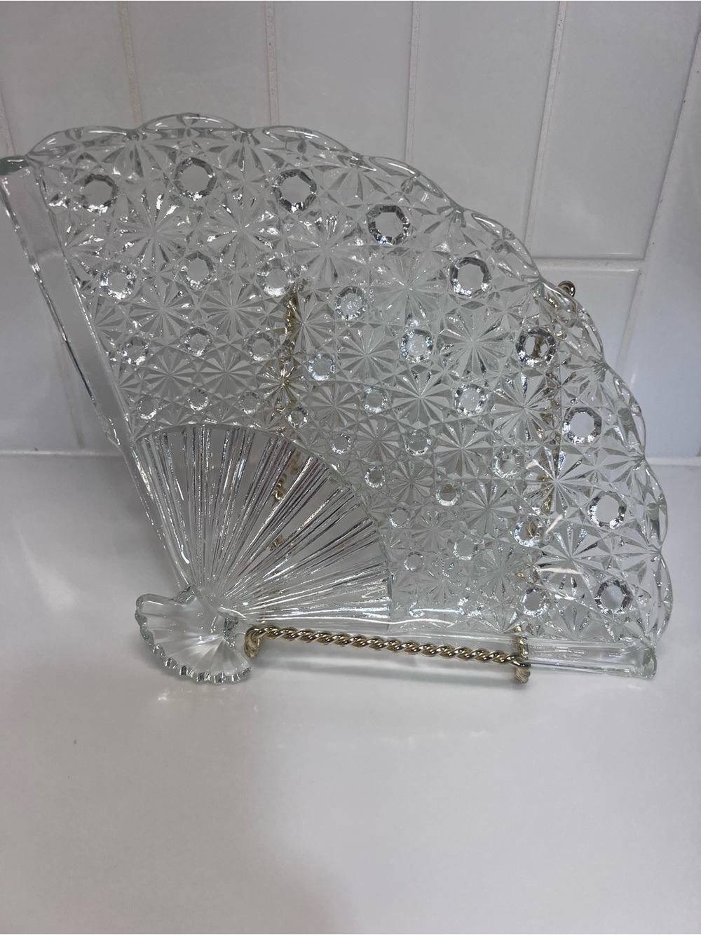 Vintage L G Wright Daisy and Button Clear Glass Fan Shaped Plate Set Of 6 - Picture 2 of 7